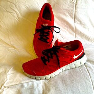 👟🌺Nike sneakers in red, black and white
